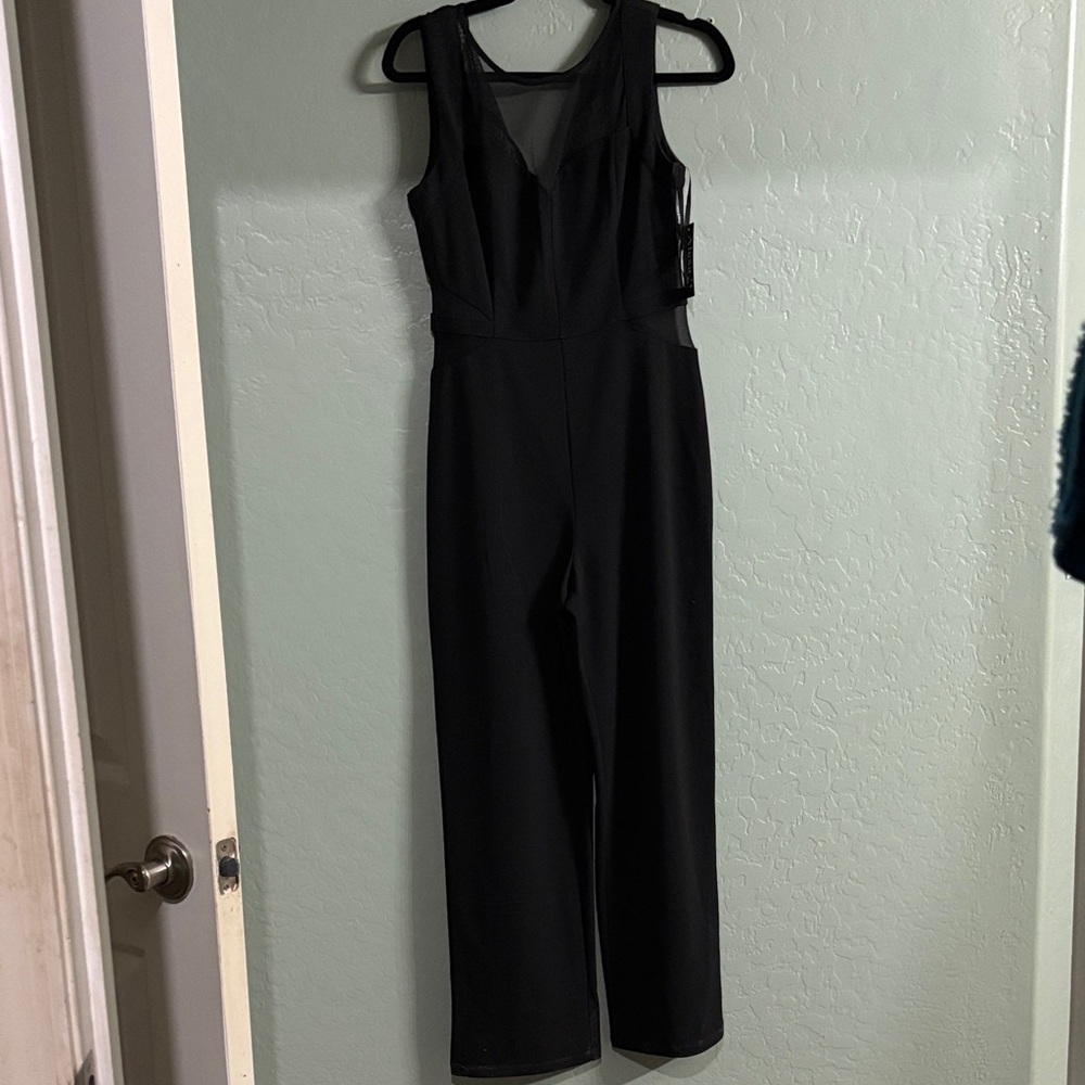 Sleeveless V-Neck Black Jumpsuit